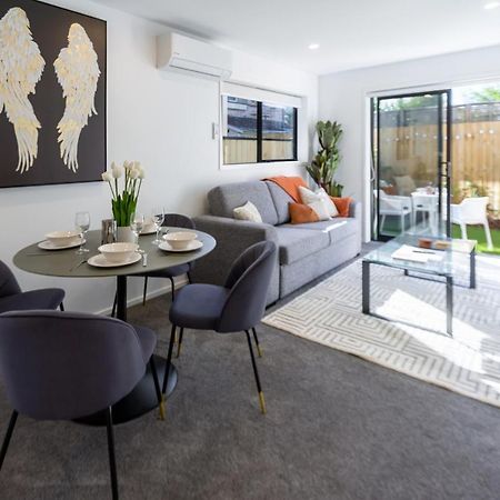 Central City Awaits 2 Bed 2 Bath With Carpark Christchurch Esterno foto