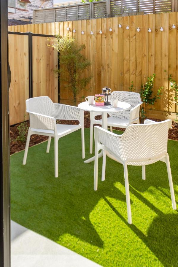 Central City Awaits 2 Bed 2 Bath With Carpark Christchurch Esterno foto