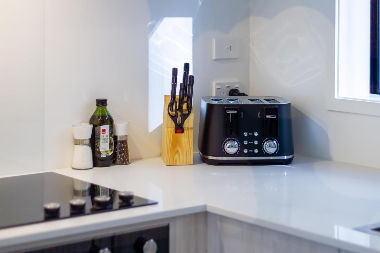 Central City Awaits 2 Bed 2 Bath With Carpark Christchurch Esterno foto