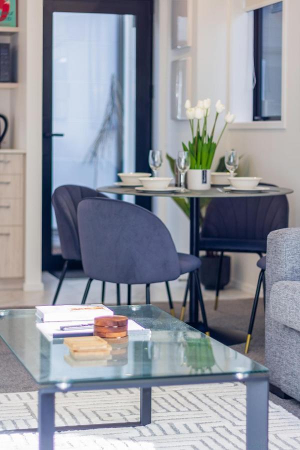 Central City Awaits 2 Bed 2 Bath With Carpark Christchurch Esterno foto